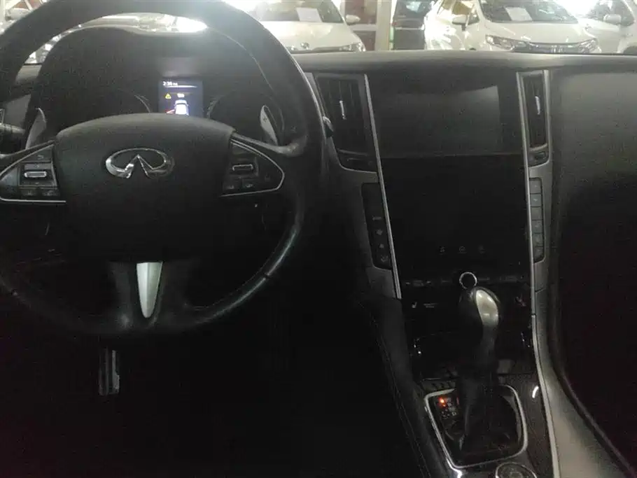 Infiniti Q50L