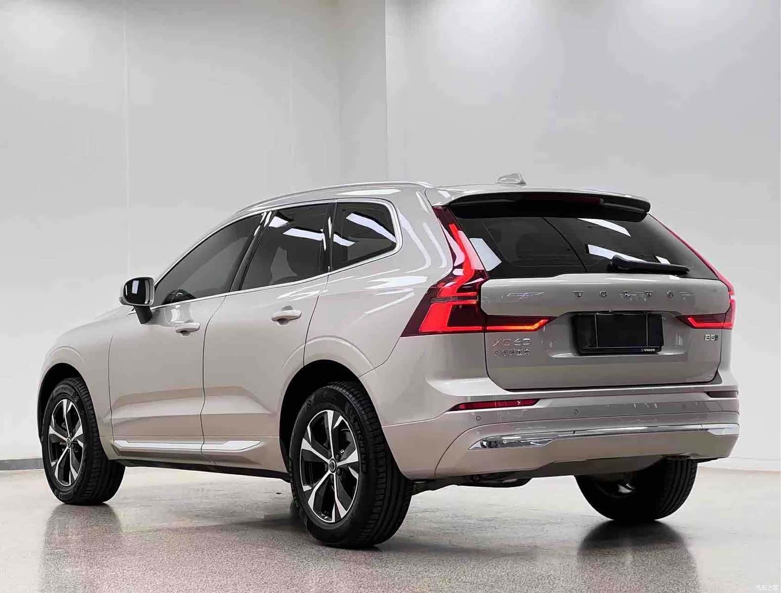 Volvo XC60, 2026 30