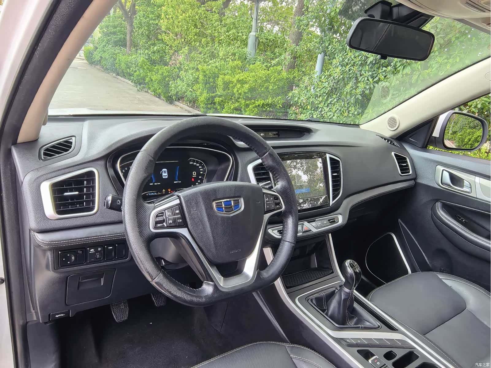 Geely X6, 2018 4