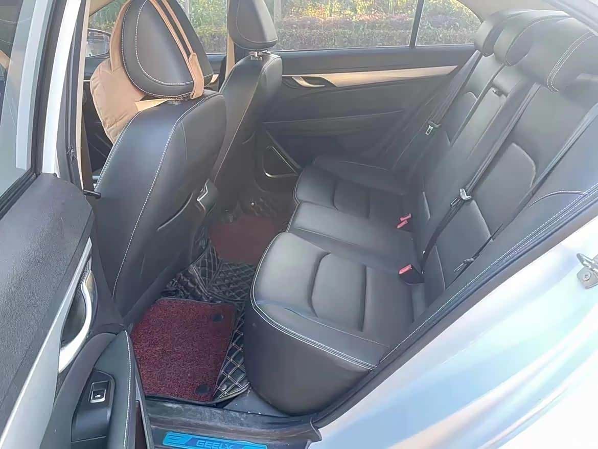 Geely Emgrand, 2018 9