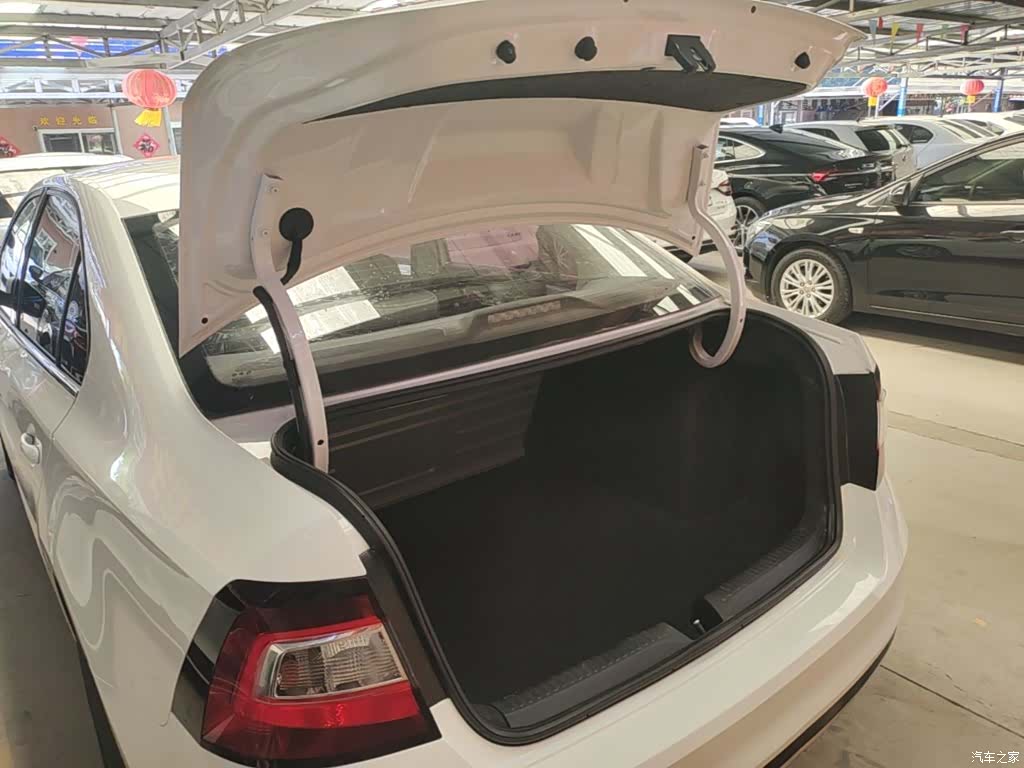 Skoda Rapid, 2019 19