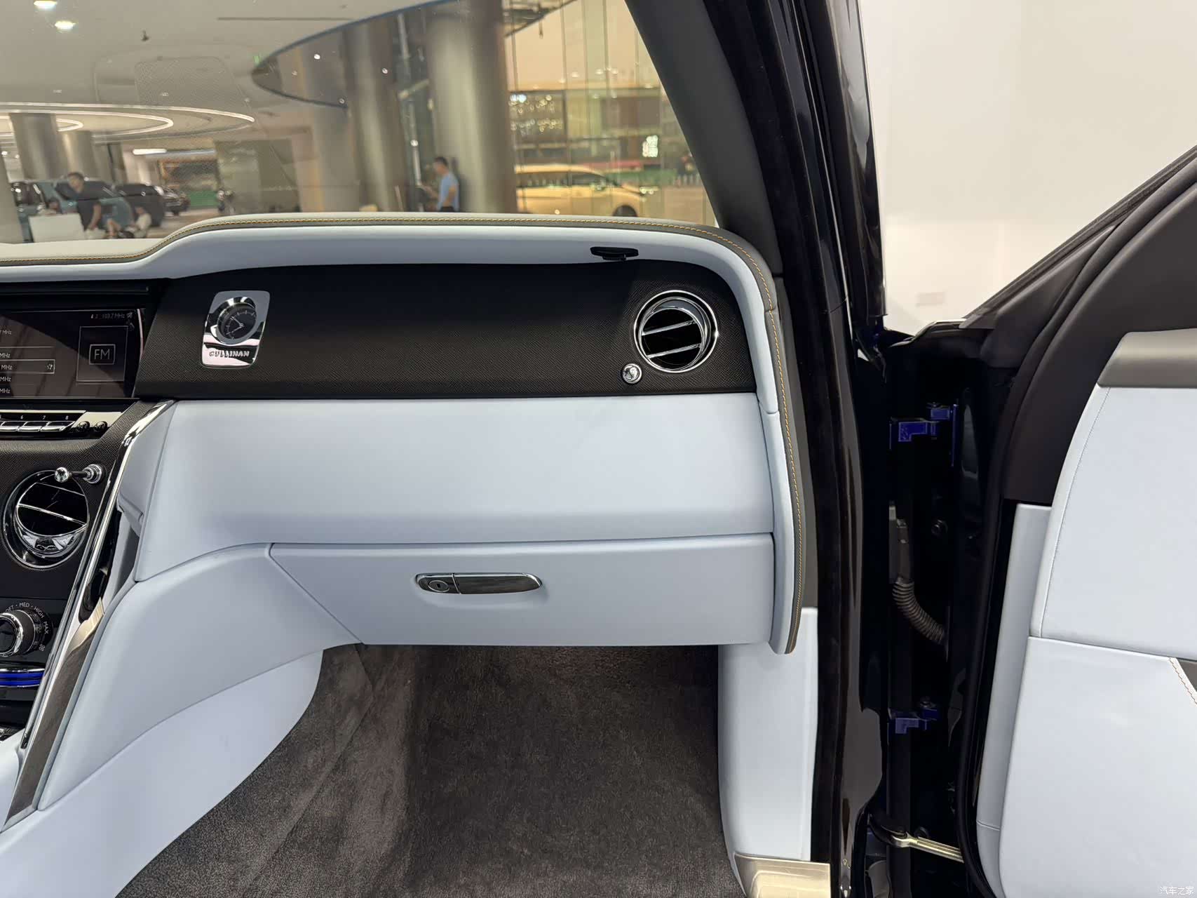 Rolls-Royce Cullinan, 2021 26