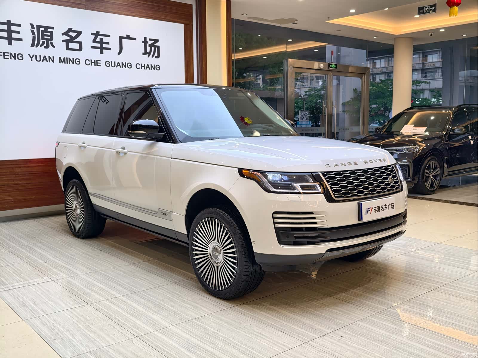 Land Rover Range Rover, 2019 3