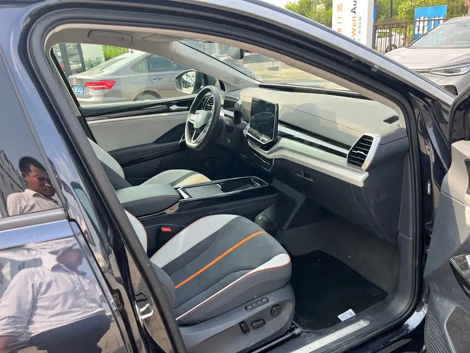 Volkswagen ID.6 CROZZ