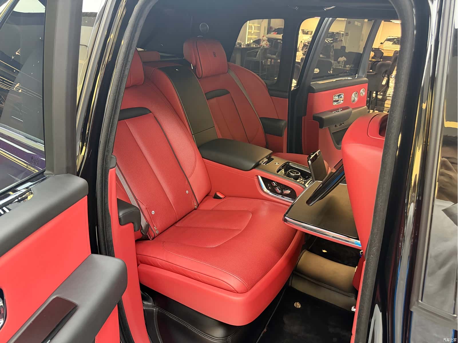 Rolls-Royce Cullinan, 2019 13