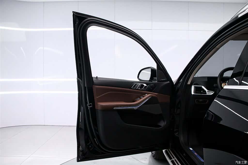 BMW X7, 2023 11