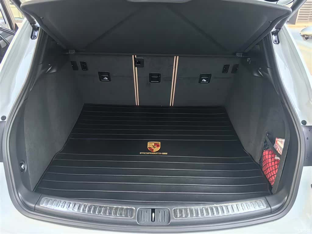 Porsche Macan, 2021 10