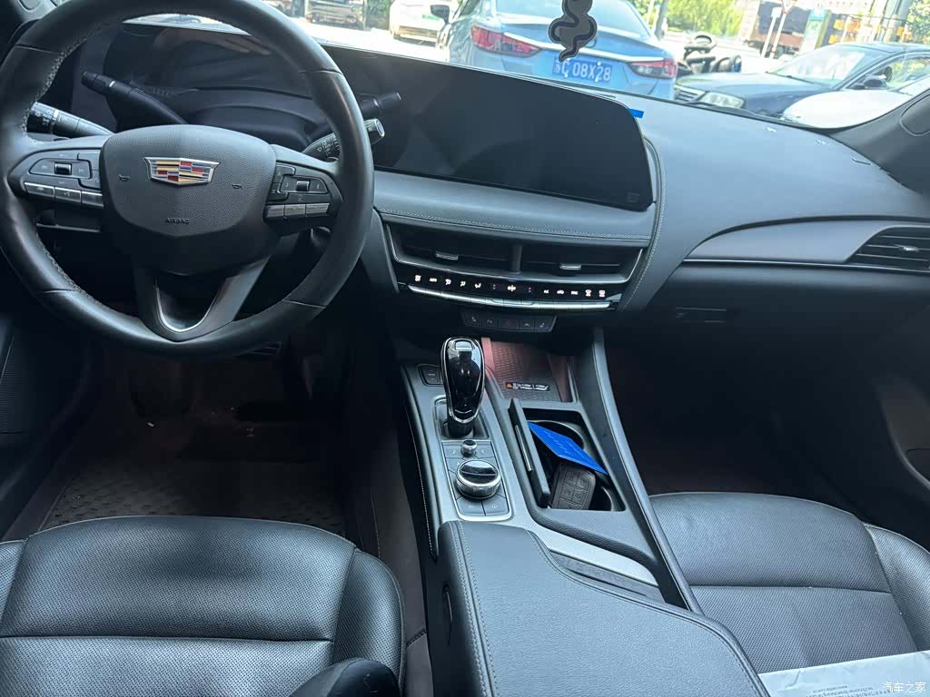 Cadillac CT5, 2024 все фото