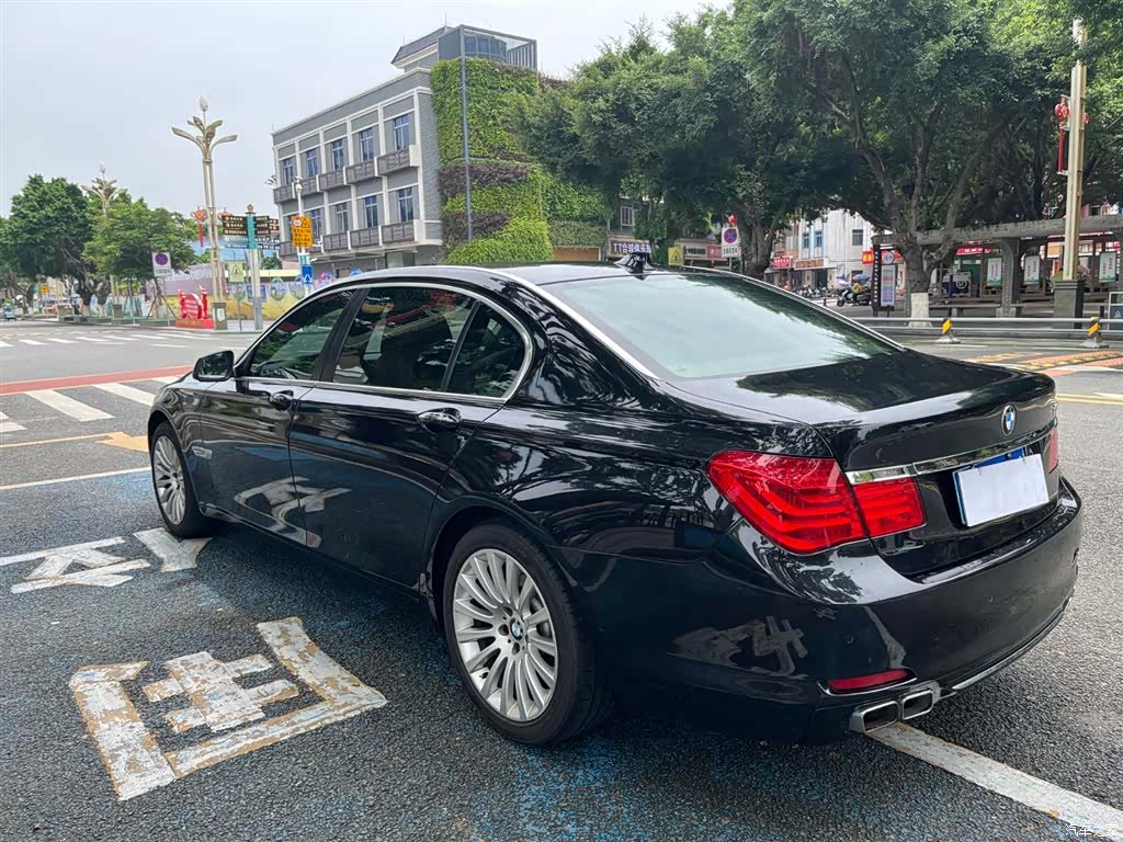 BMW 7 Series, 2012 8