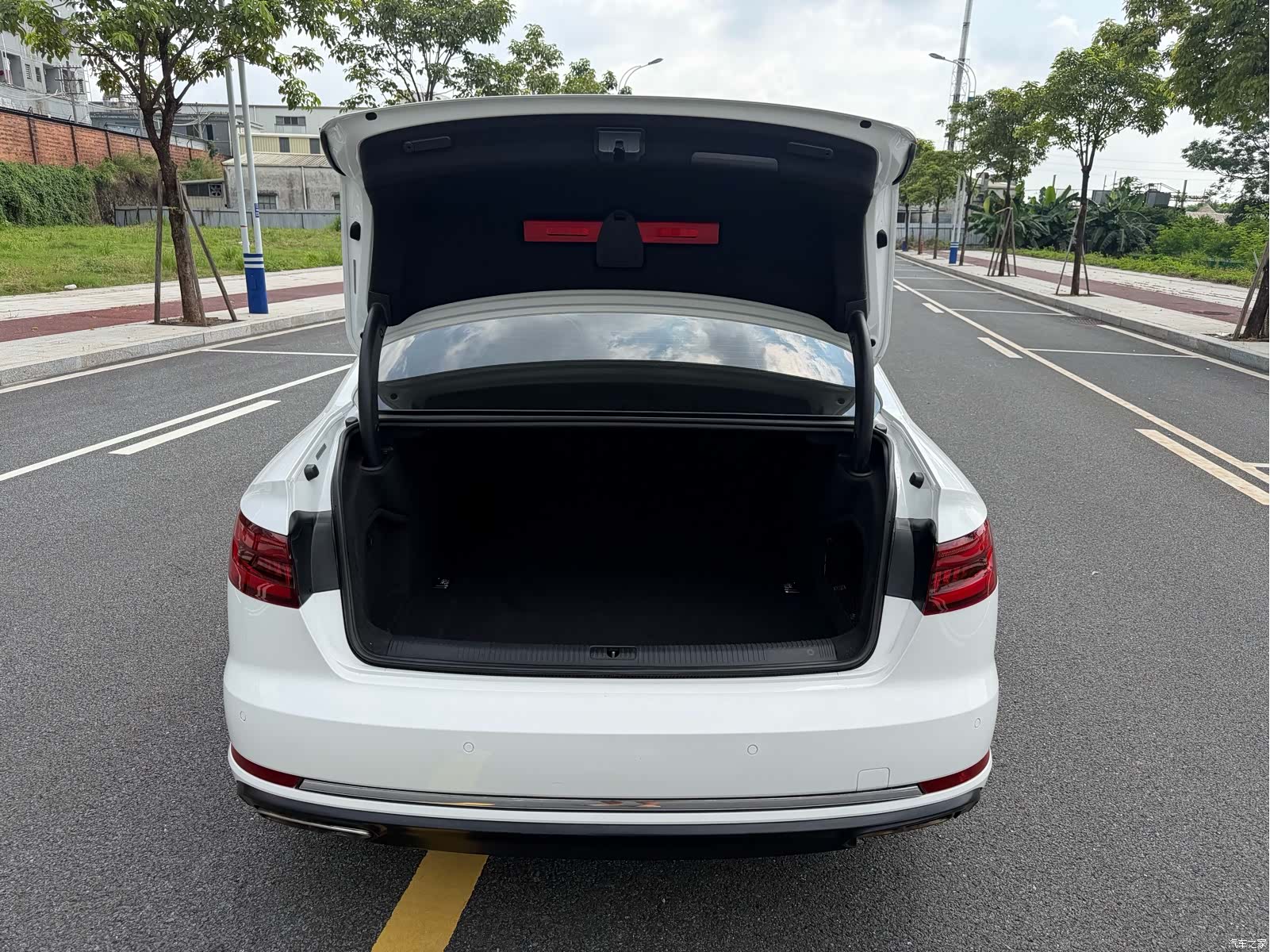 Audi A4L, 2019 11