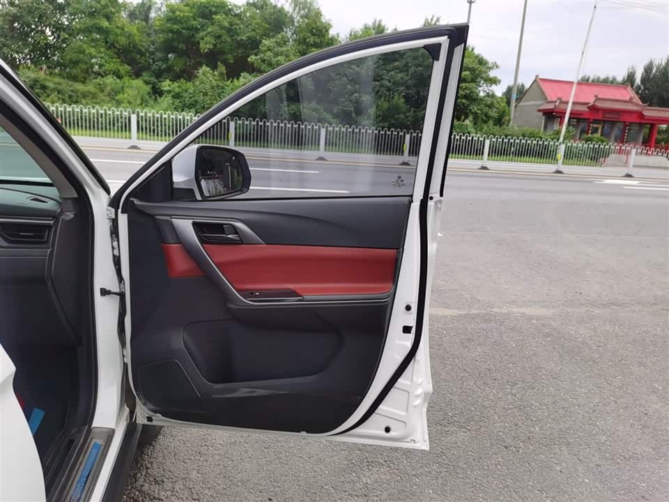 Forthing Popular T5 Forthing Popular T5
