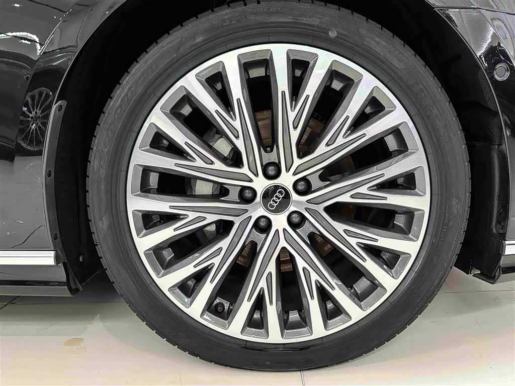 Audi A8L, 2025 33