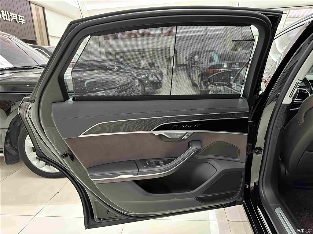 Audi A8L, 2025 26