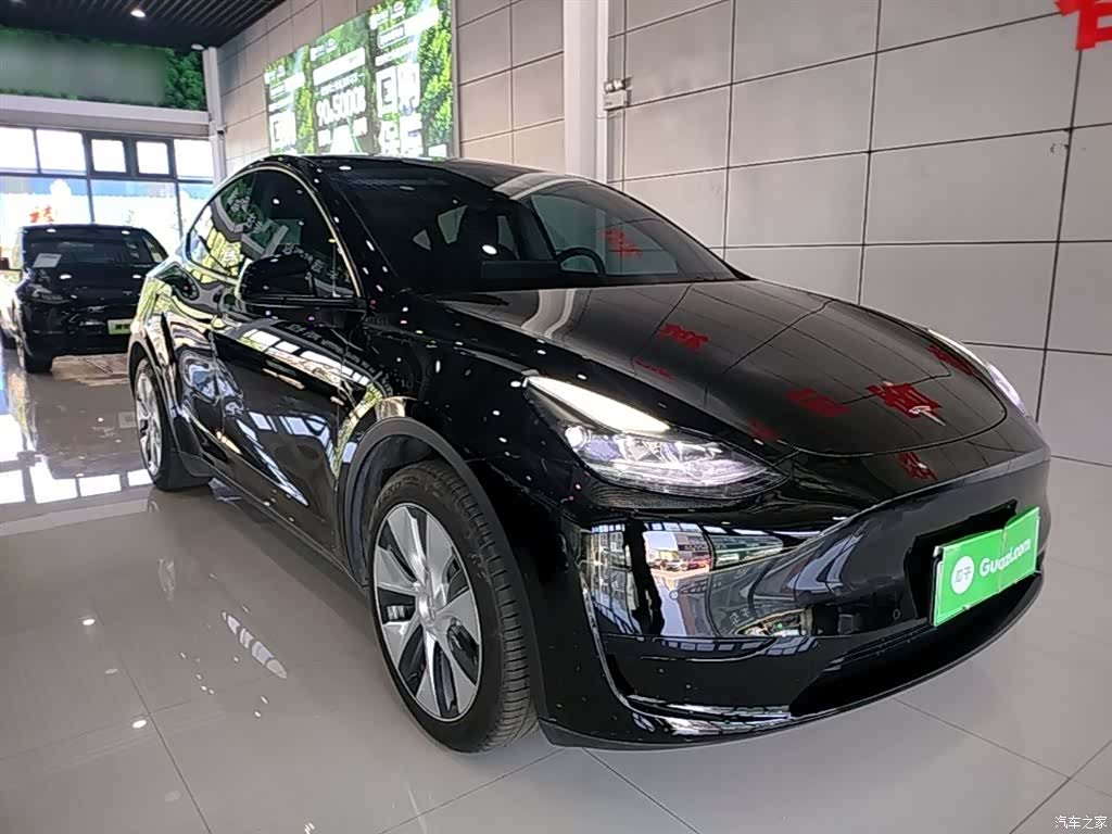 Tesla Model Y, 2023 4