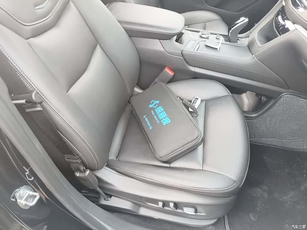 Cadillac XT5, 2023 25