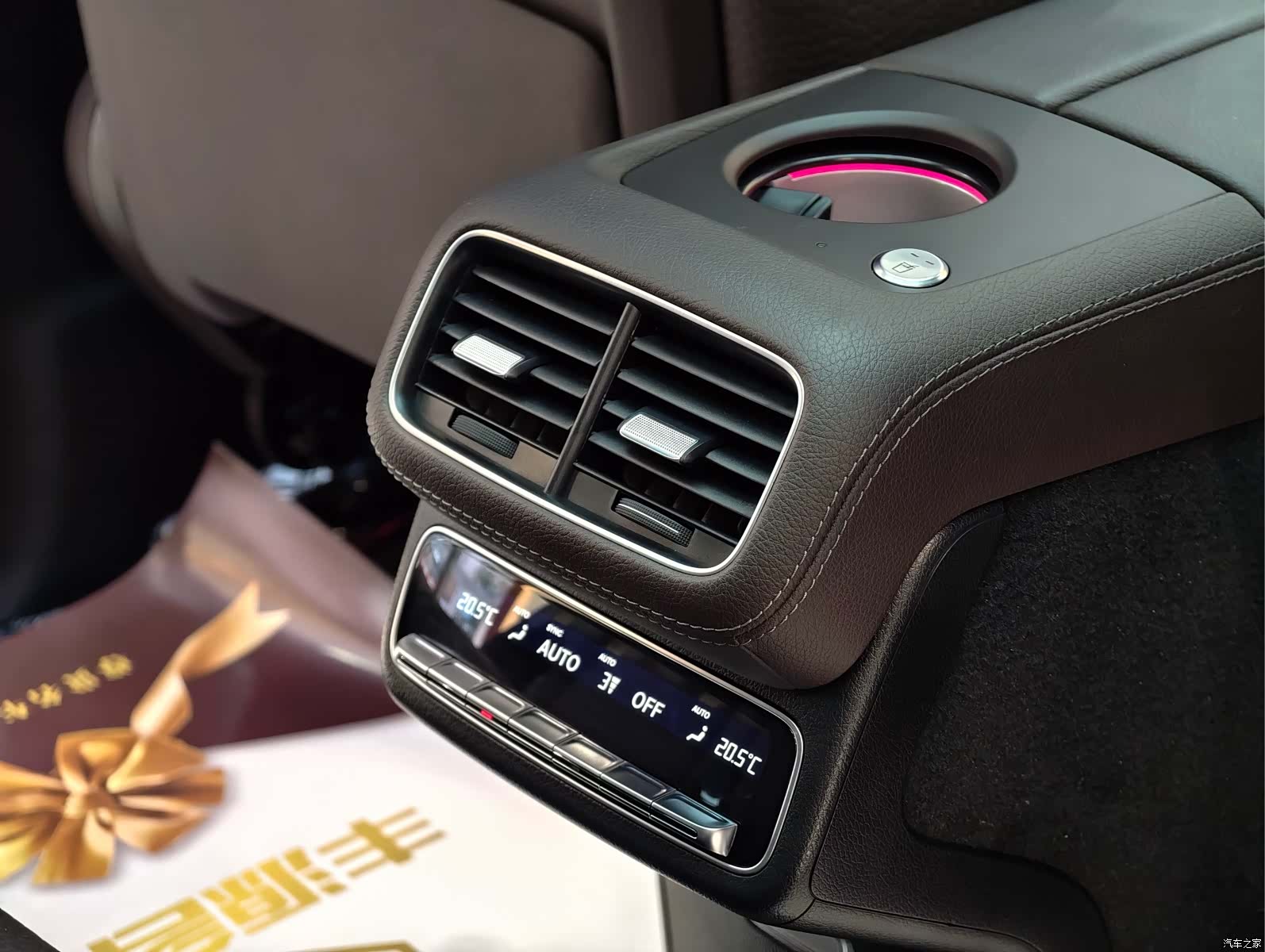 Mercedes-Benz GLS, 2022 12