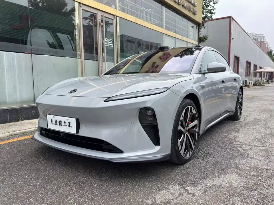 NIO ET5