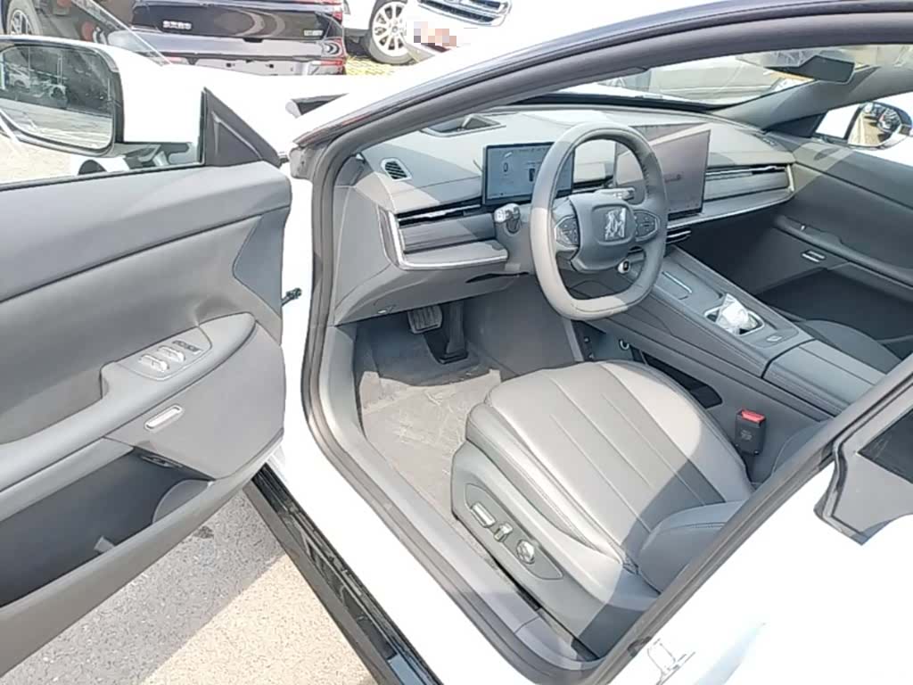 DongFeng eπ007, 2026 16