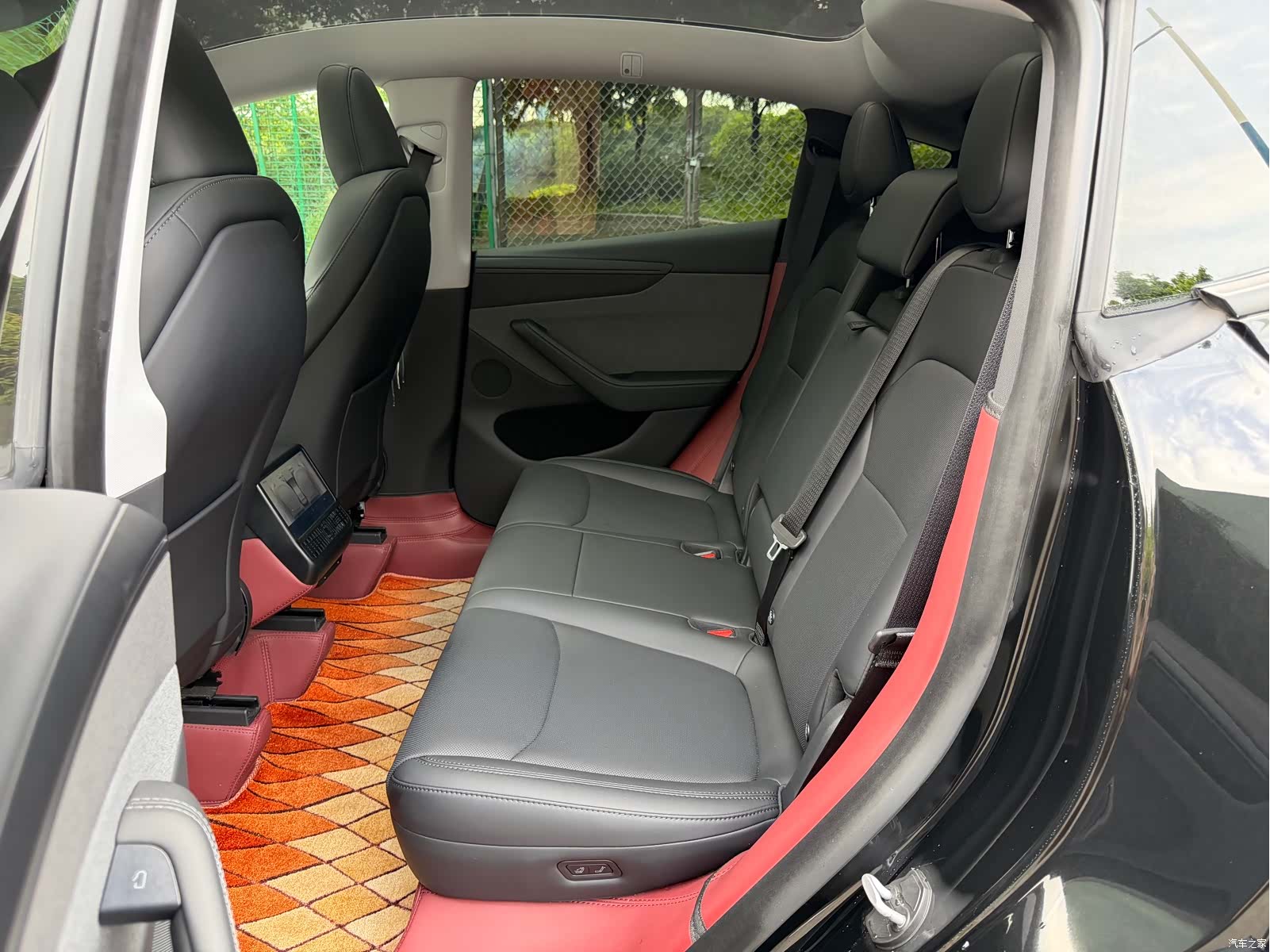 Tesla Model Y, 2025 14