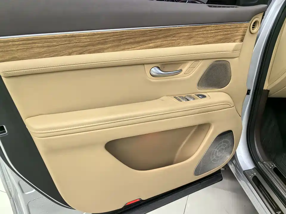 AITO Ask the world M7