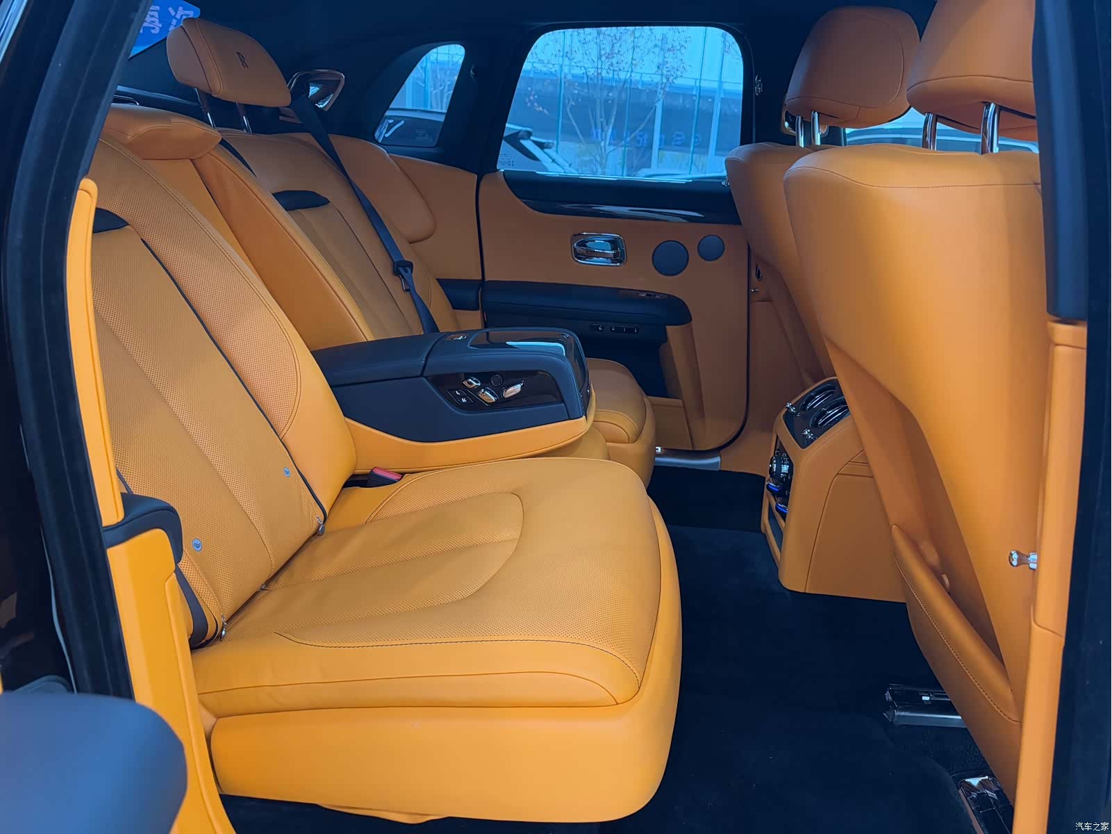 Rolls-Royce Ghost, 2022 11