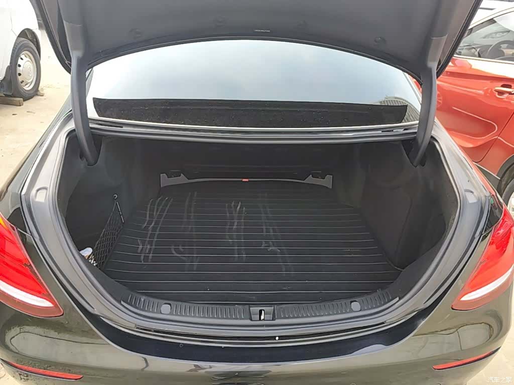 Mercedes-Benz E-Class, 2019 19