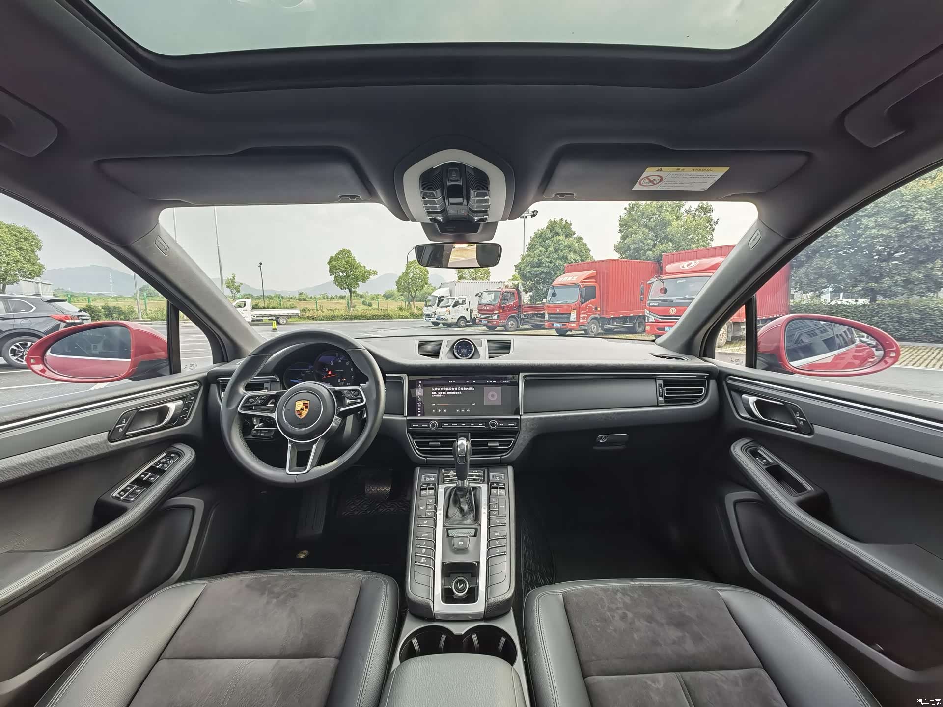 Porsche Macan, 2022 12