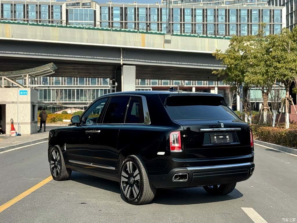 Rolls-Royce Cullinan, 2023 6