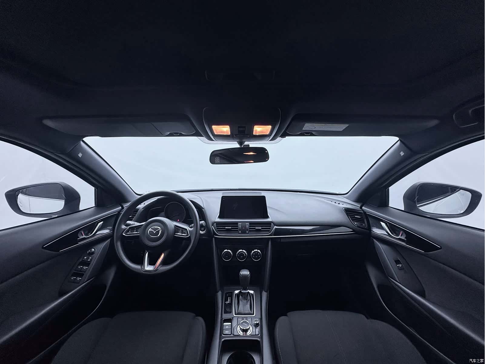 Mazda CX-4, 2023 10