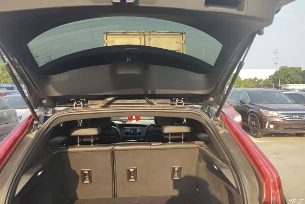 Cadillac XT4, 2021 4