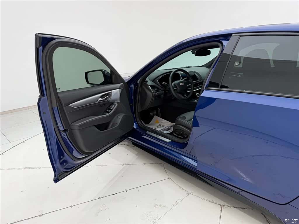 Cadillac CT5, 2023 13