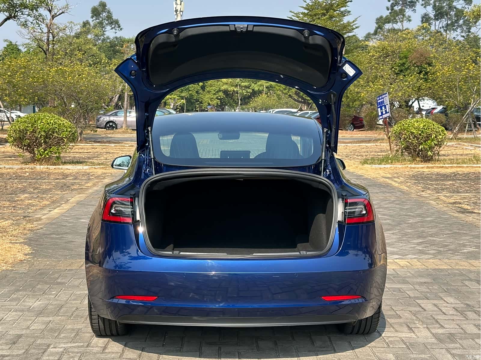 Tesla Model 3, 2019 10