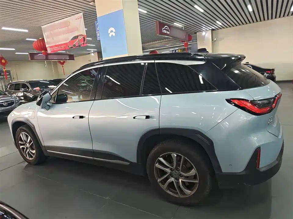 NIO ES6