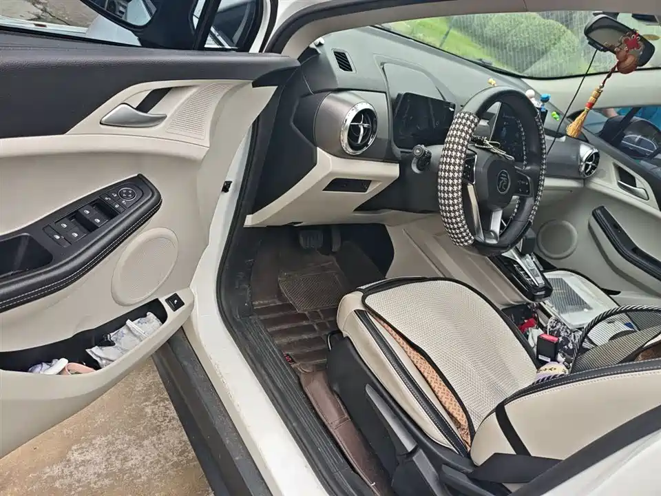 BYD Yuan Pro BYD Yuan Pro