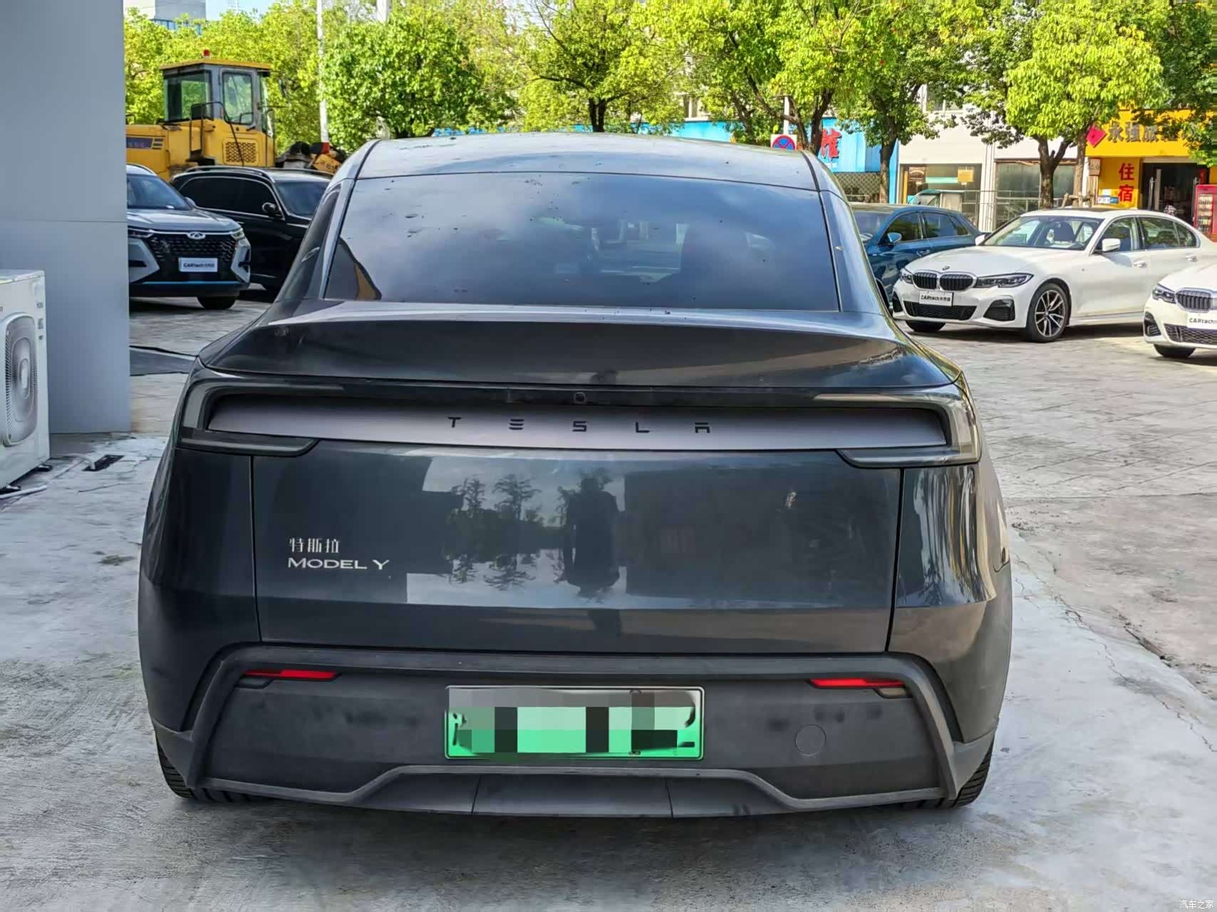 Tesla Model Y, 2025 10
