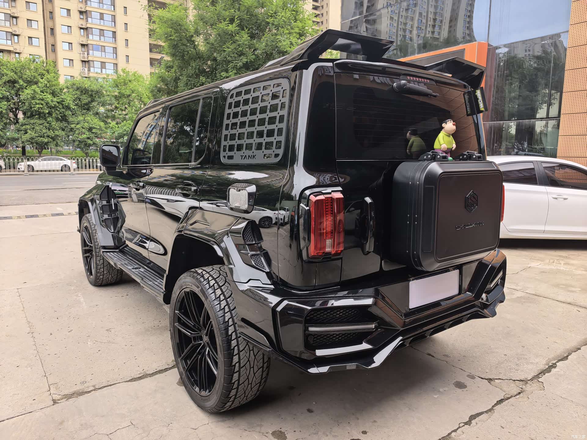 Tank 300, 2023 6