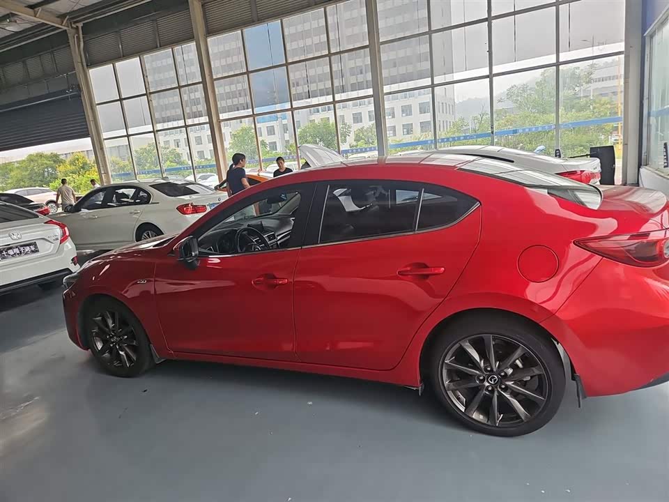 Mazda 3 Angkesaila