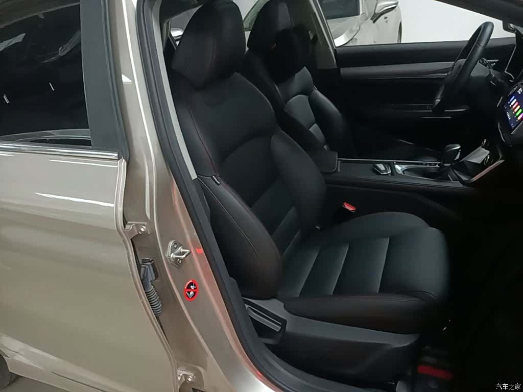 Geely Binray, 2019 25