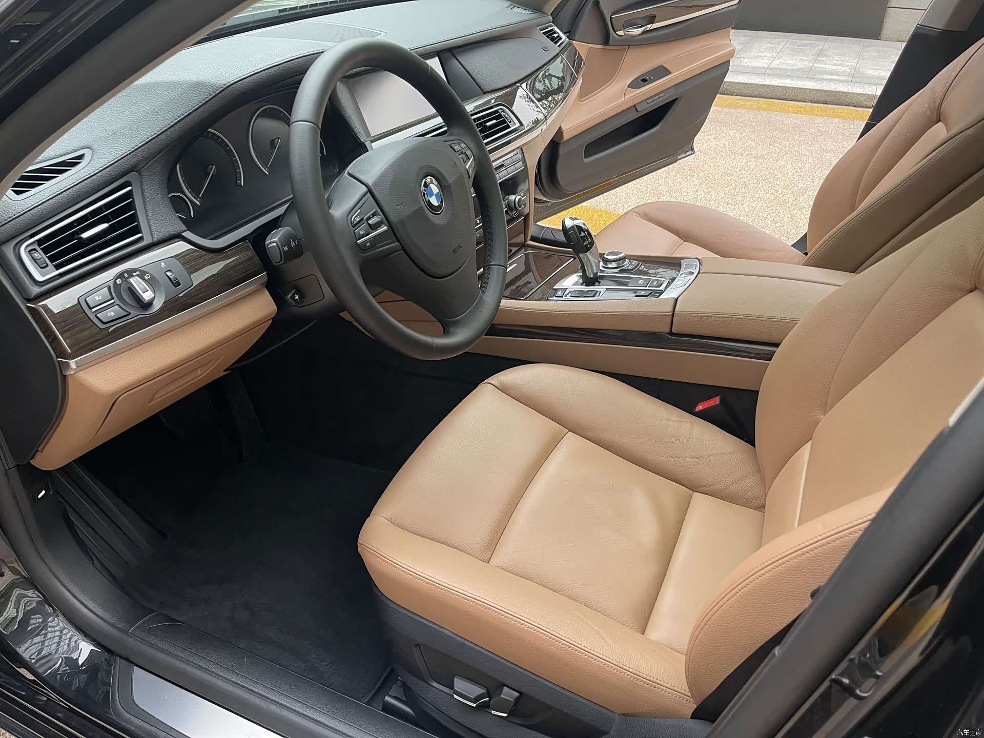 BMW 7 Series, 2012 6