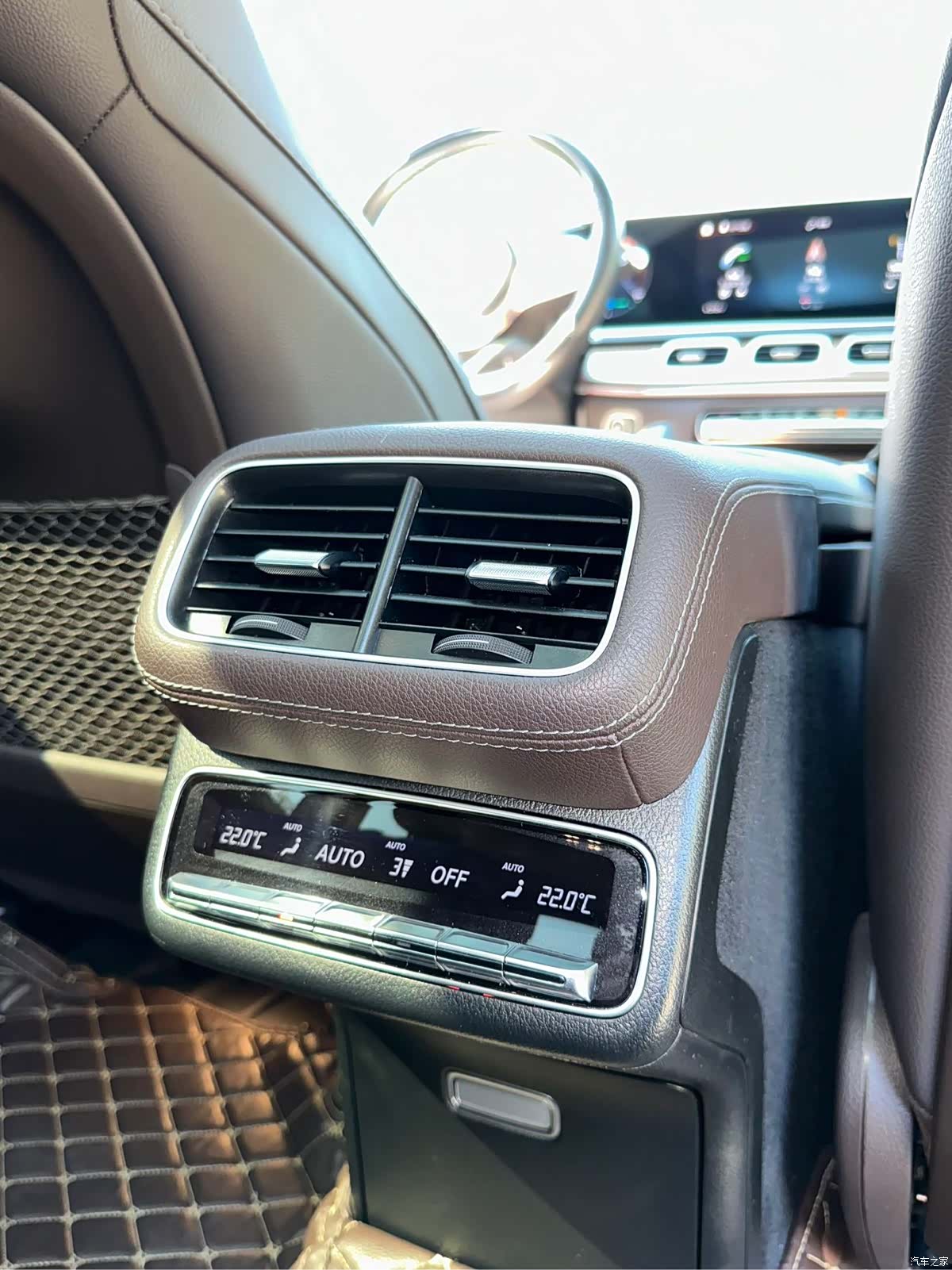 Mercedes-Benz GLS, 2024 16
