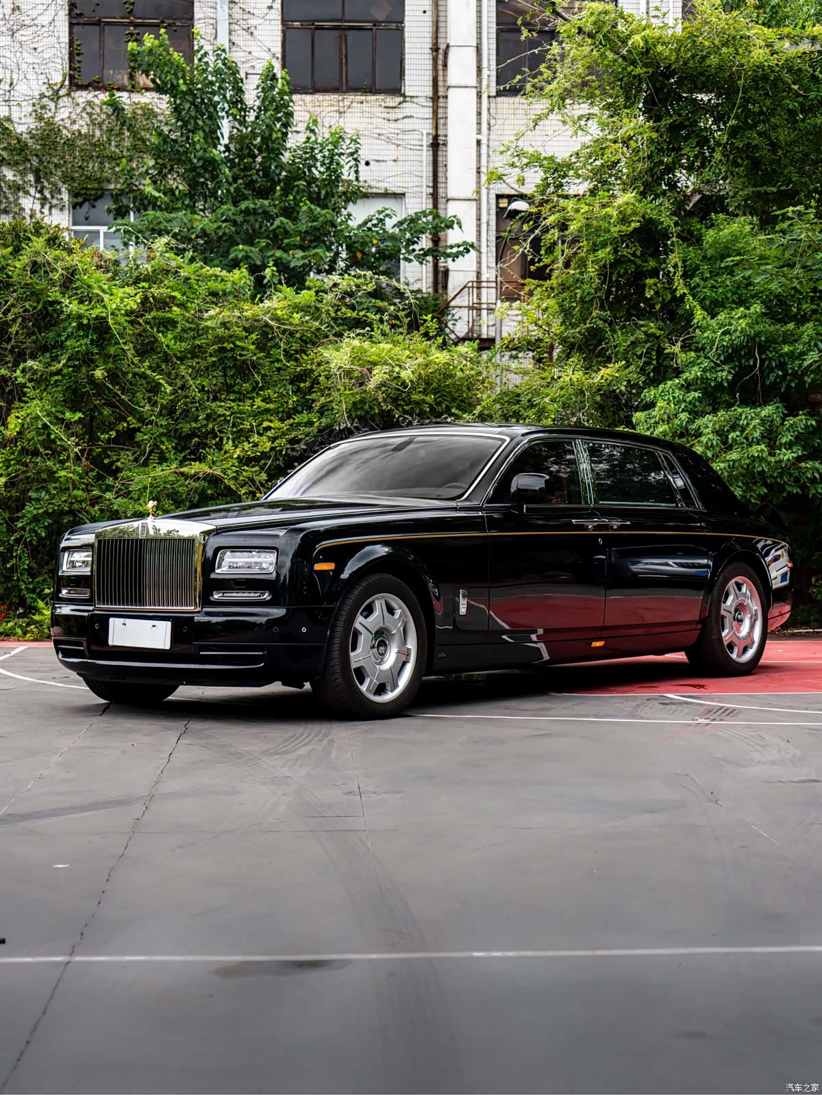 Rolls-Royce Phantom, 2016 1