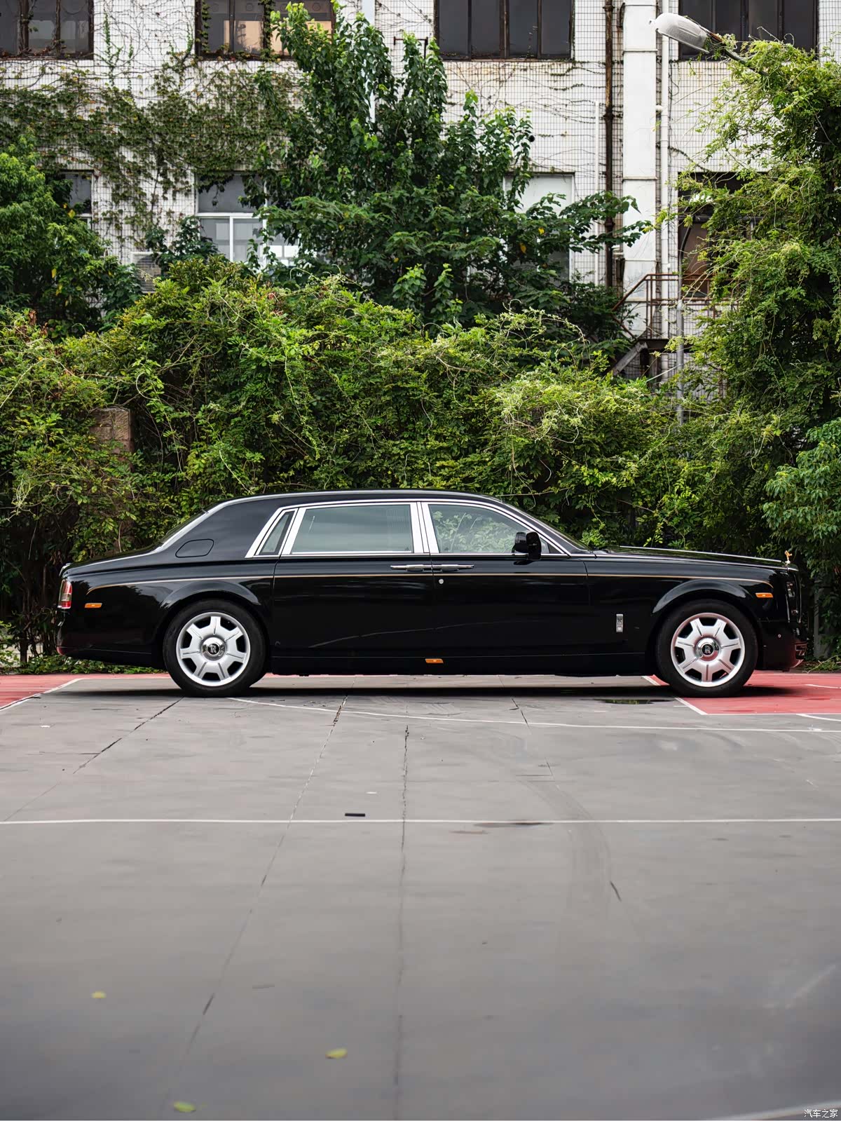 Rolls-Royce Phantom, 2016 8