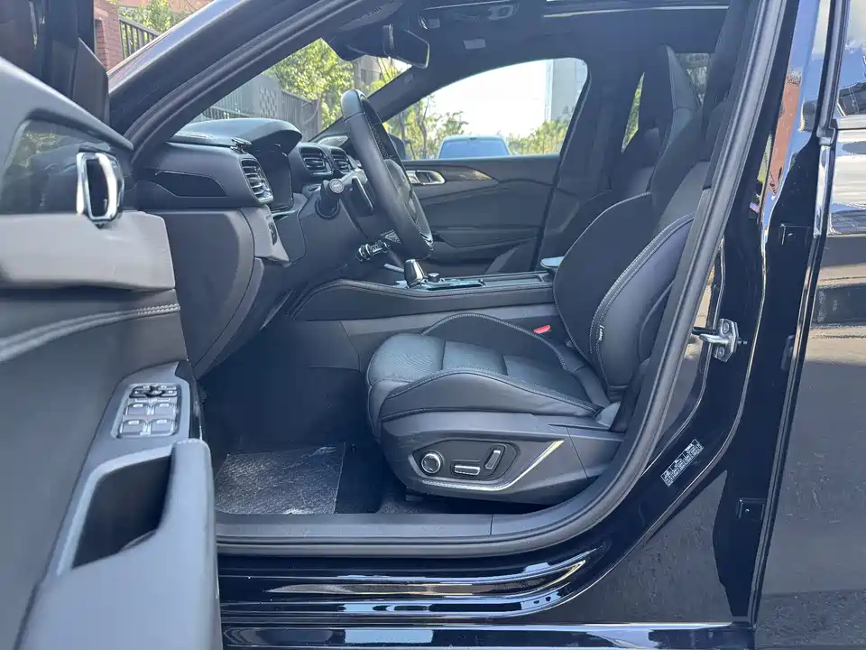 Lynk & Co 02 Hatchback