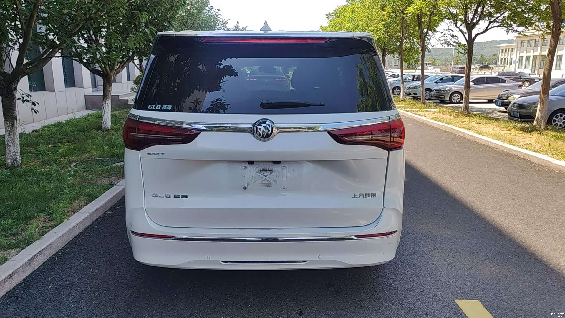 Buick GL8, 2021 3