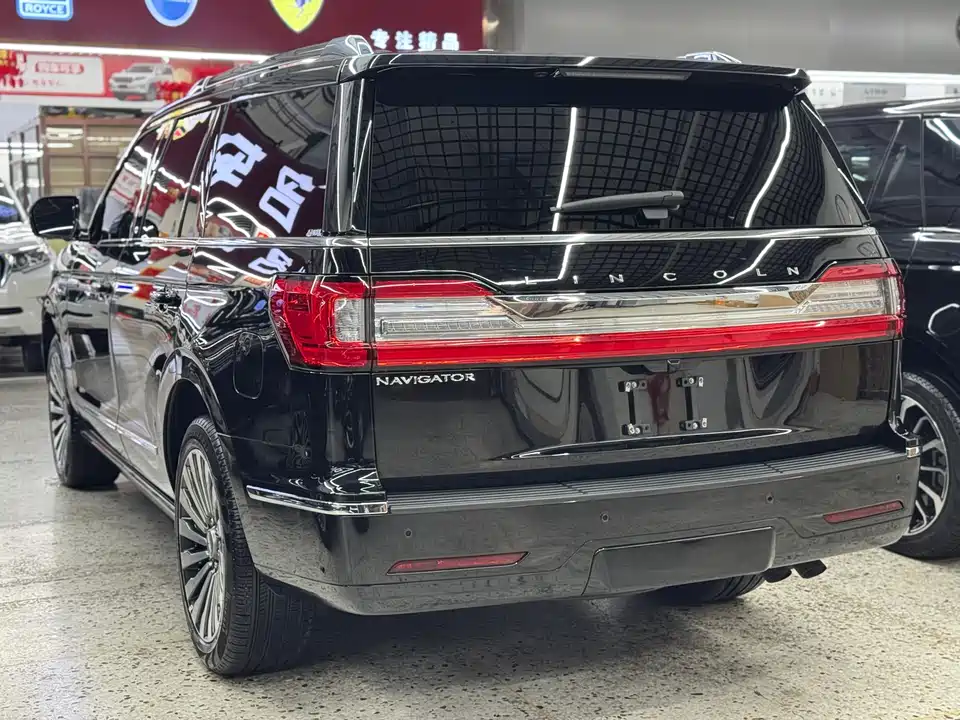 Lincoln Navigator