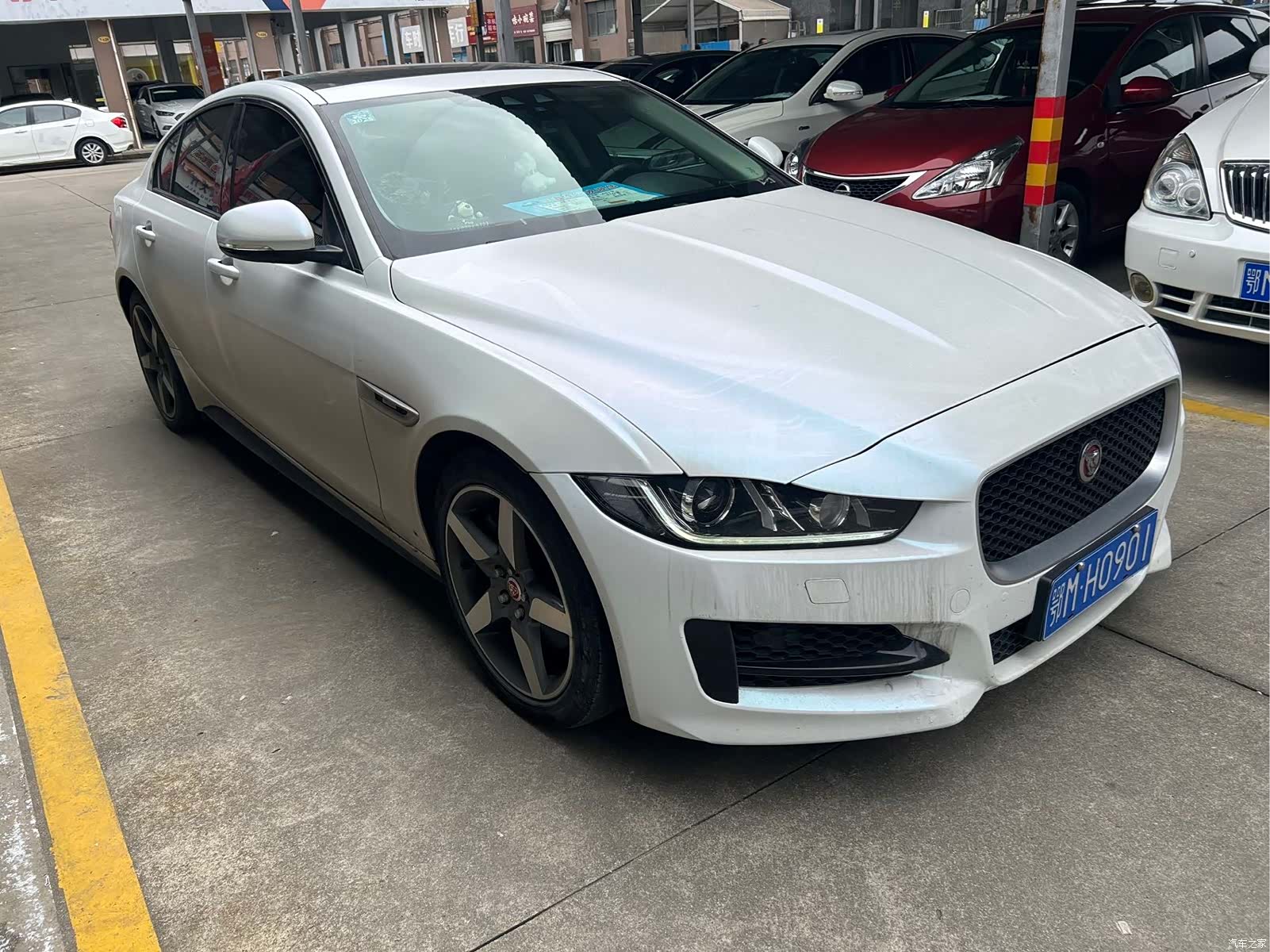 Jaguar XE, 2017 3
