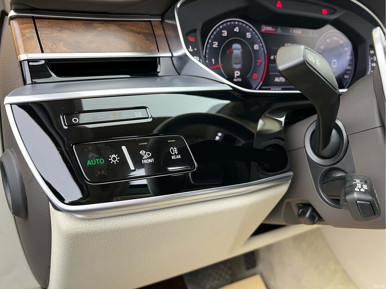 Audi A8L, 2020 все фото