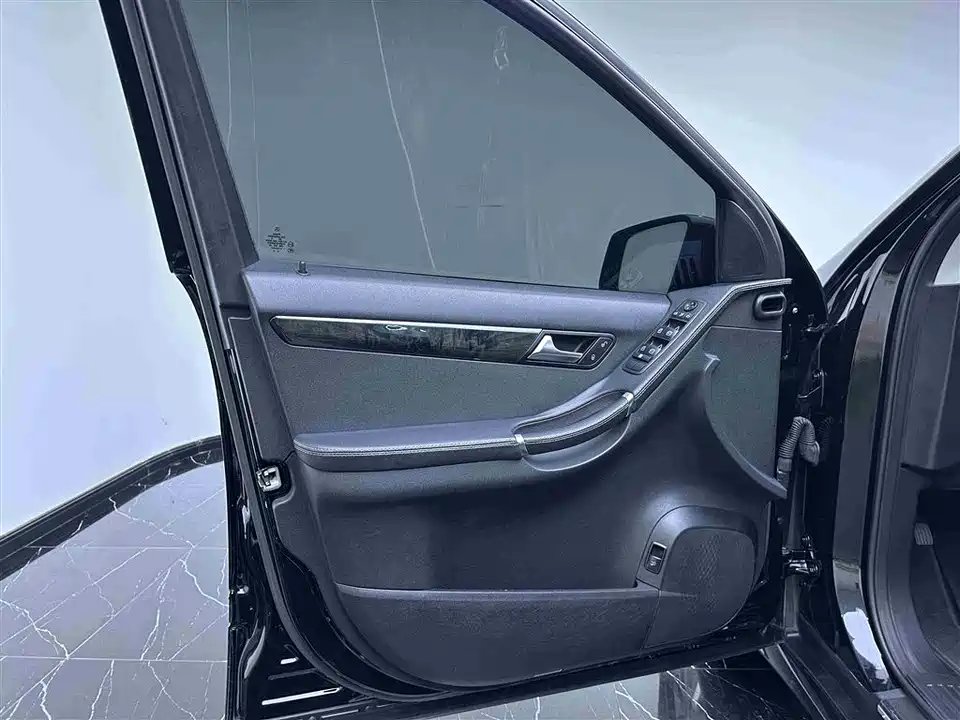 Mercedes-Benz R-class