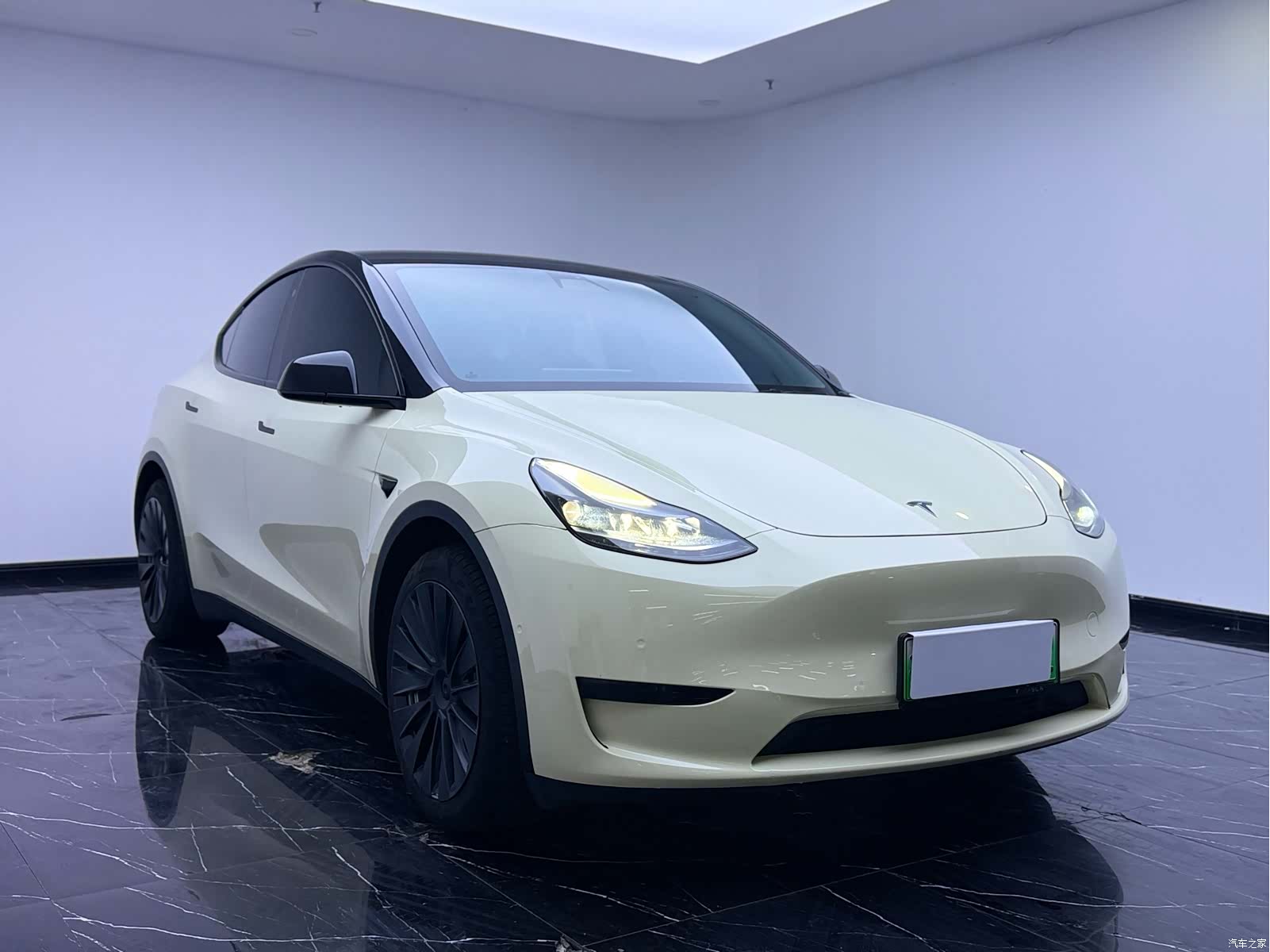 Tesla Model Y, 2022 3