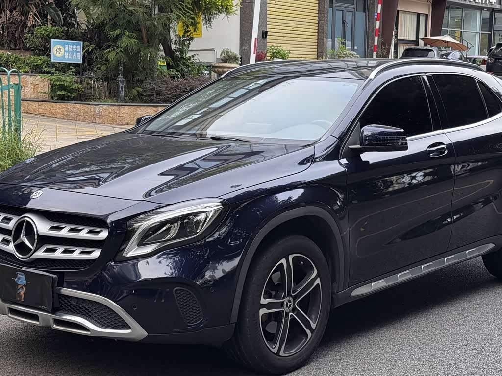Mercedes-Benz GLA
